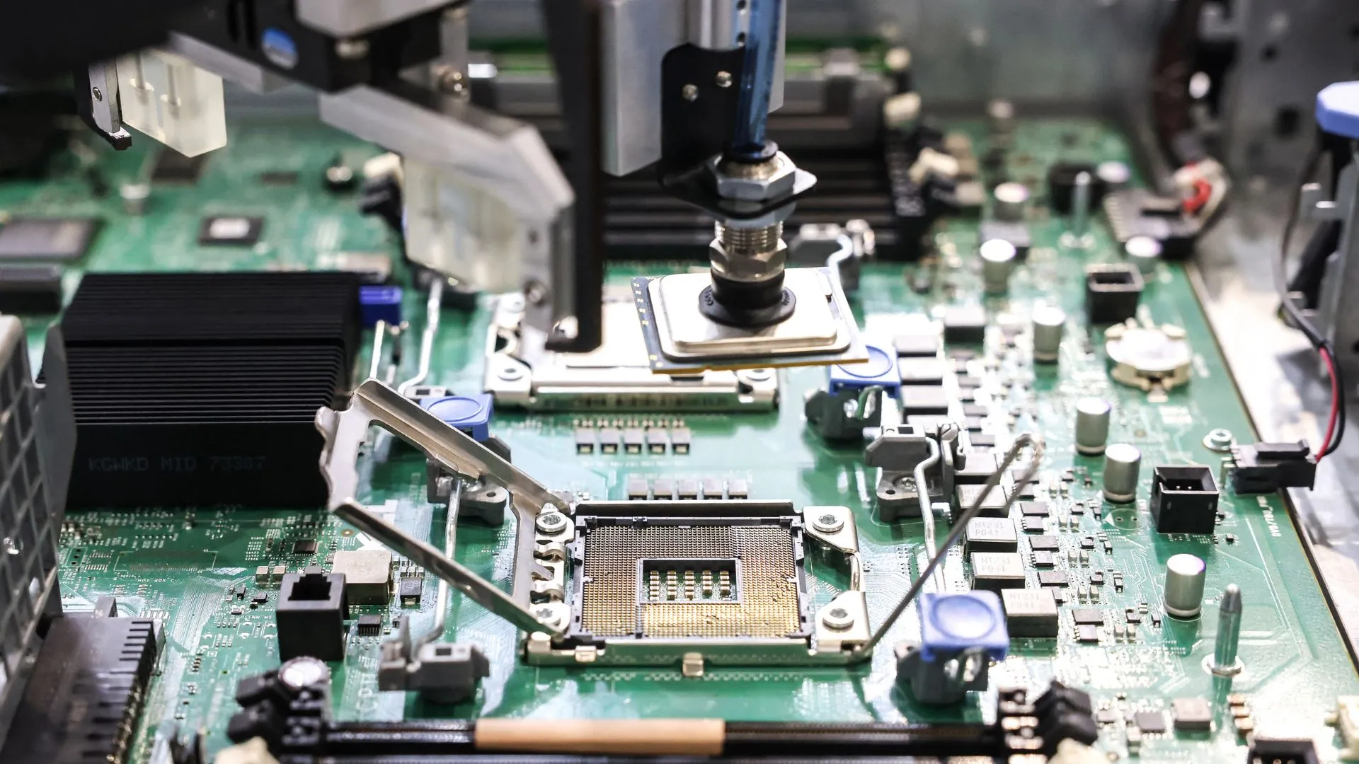 新型 2D 磁性晶體管實現 10 倍更強電流切換能力