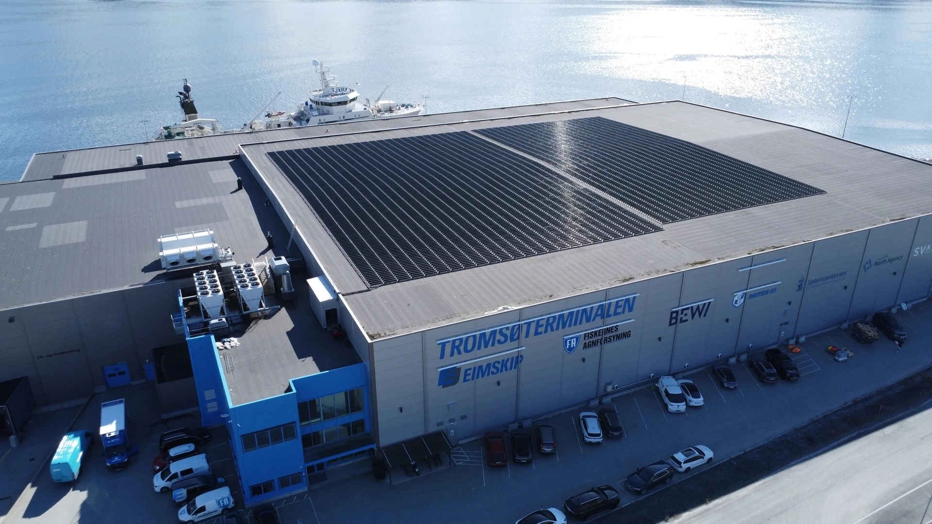 挪威建成全球最大的垂直太陽能屋頂