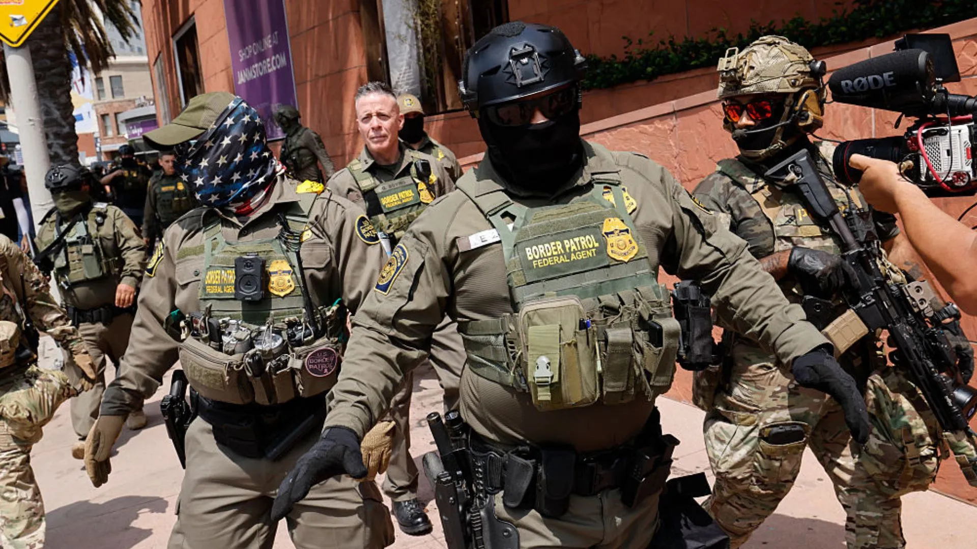 ICE 的科技工具組合：機器人、間諜軟件與人工智能如何影響移民政策