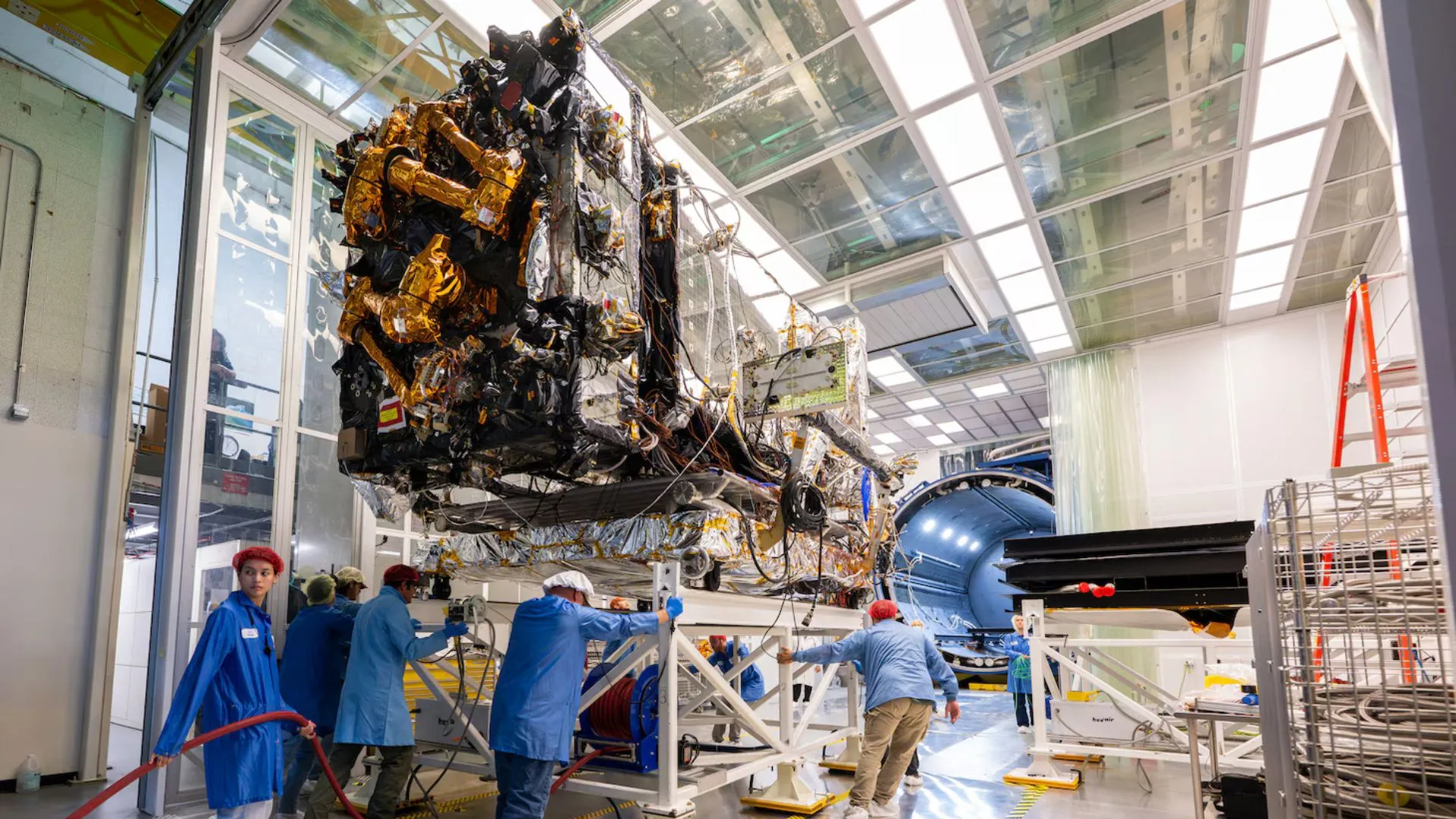 US 海軍服務機器人航天器經歷艱苦太空測試