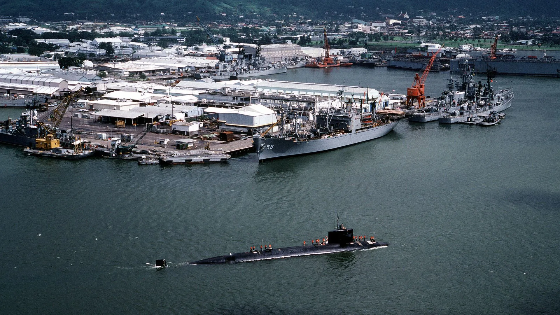 美國在中國附近建設全球最大的武器製造中心