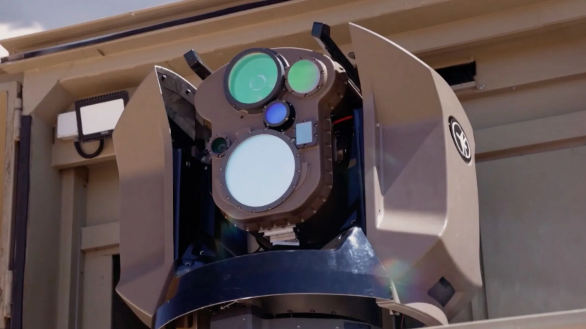 全球首款「作戰驗證」的 100kW 激光系統帶來「幾乎免費」的攔截方案