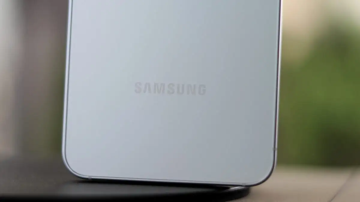 預算型 Galaxy 手機表現亮眼，iPhone 15 銷售下滑