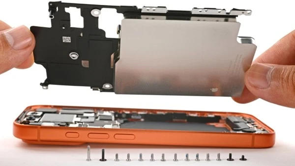 iPhone 17 Pro 拆解顯示散熱技術創新 但機身設計易劃傷問題浮現