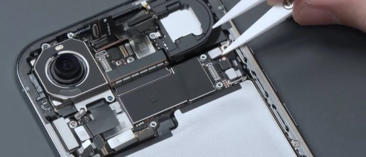 iPhone Air 拆解影片展示元件薄型設計