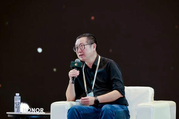 荣耀展示AI智能体YOYO 技术进步引发科幻界关注