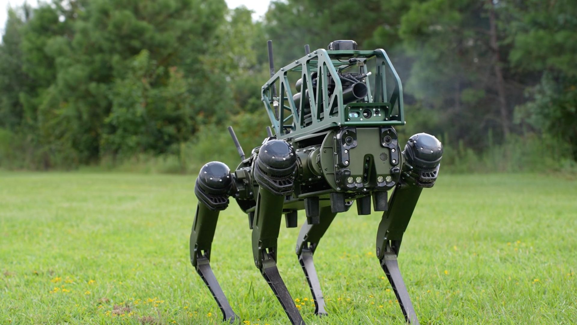首款具備作戰能力的機器狗發佈，能發射手榴彈