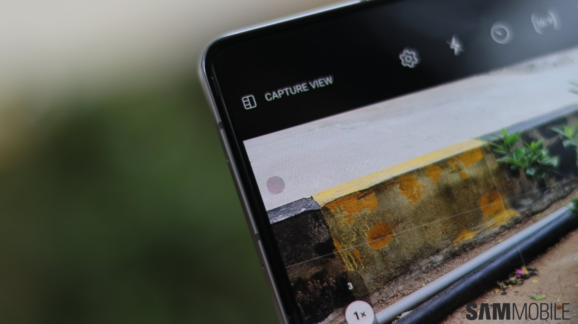 Samsung 在 Galaxy Z Fold 系列中取消顯示下相機的決定分析