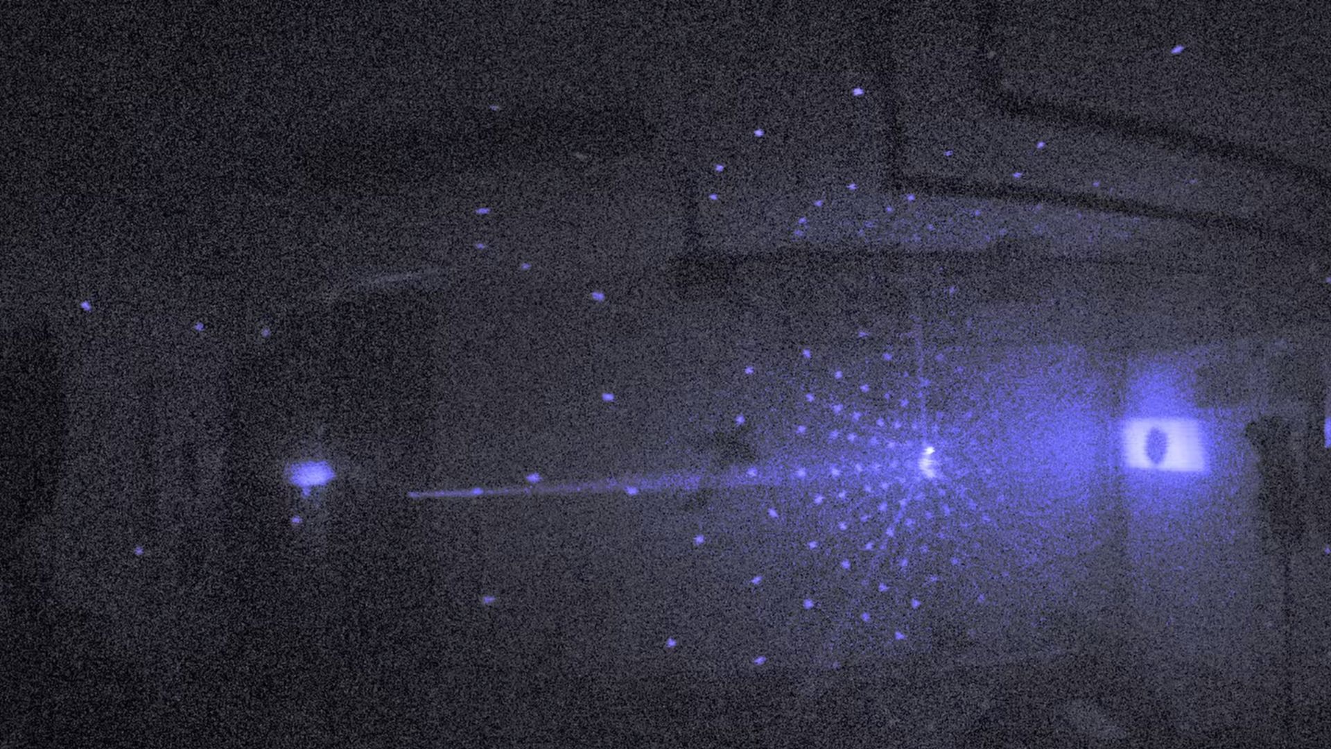 YouTuber 自製 2 億幀每秒攝影機 於車庫完成