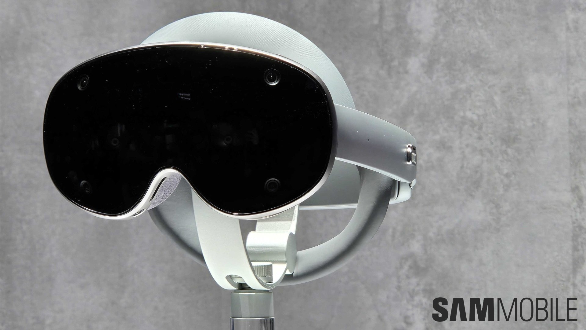 Samsung 將於 10 月 21 日發佈首款 XR 頭戴顯示器，Google Photos 支援空間照片顯示