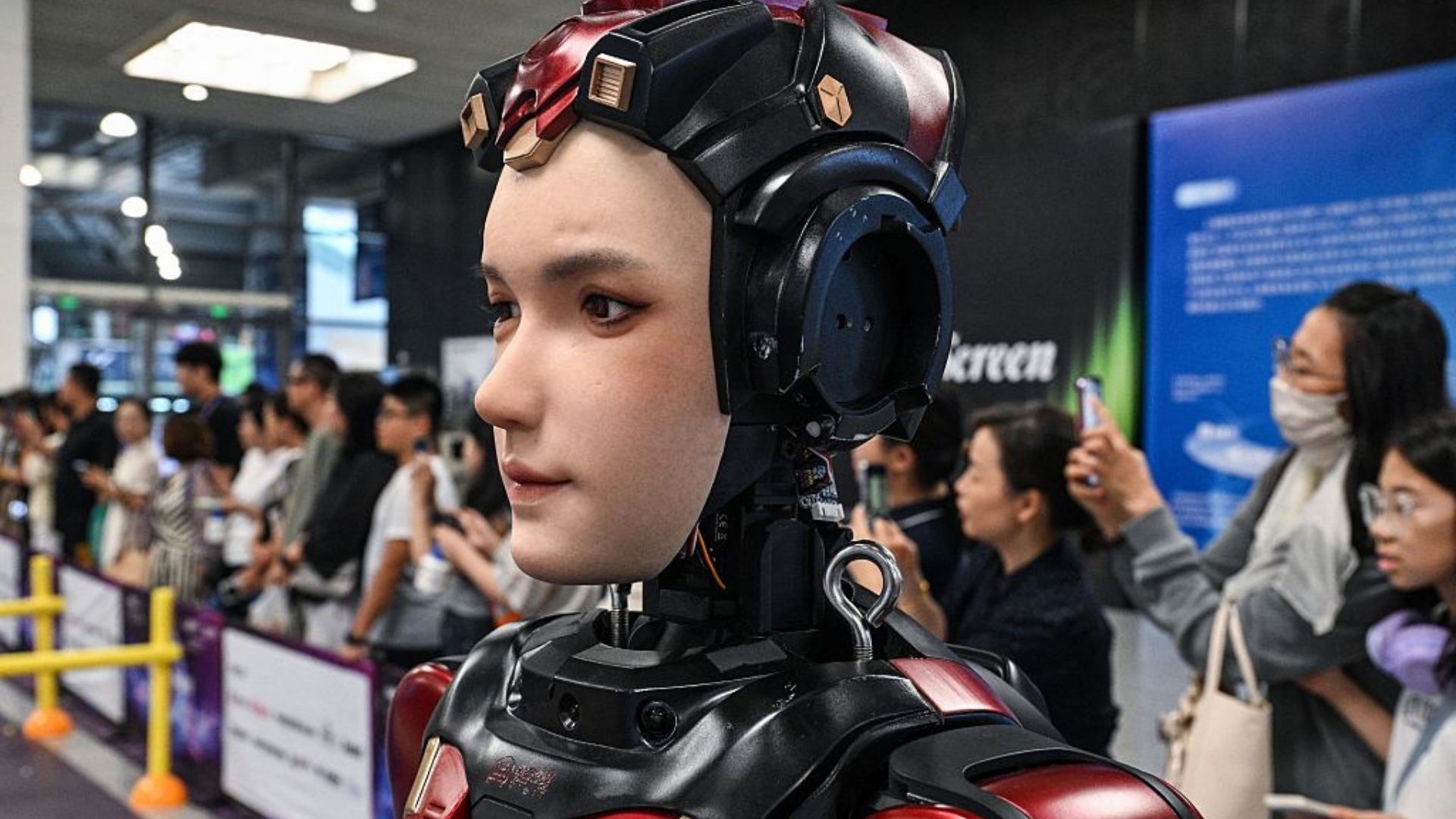 人形機械人背後的技術系統揭秘