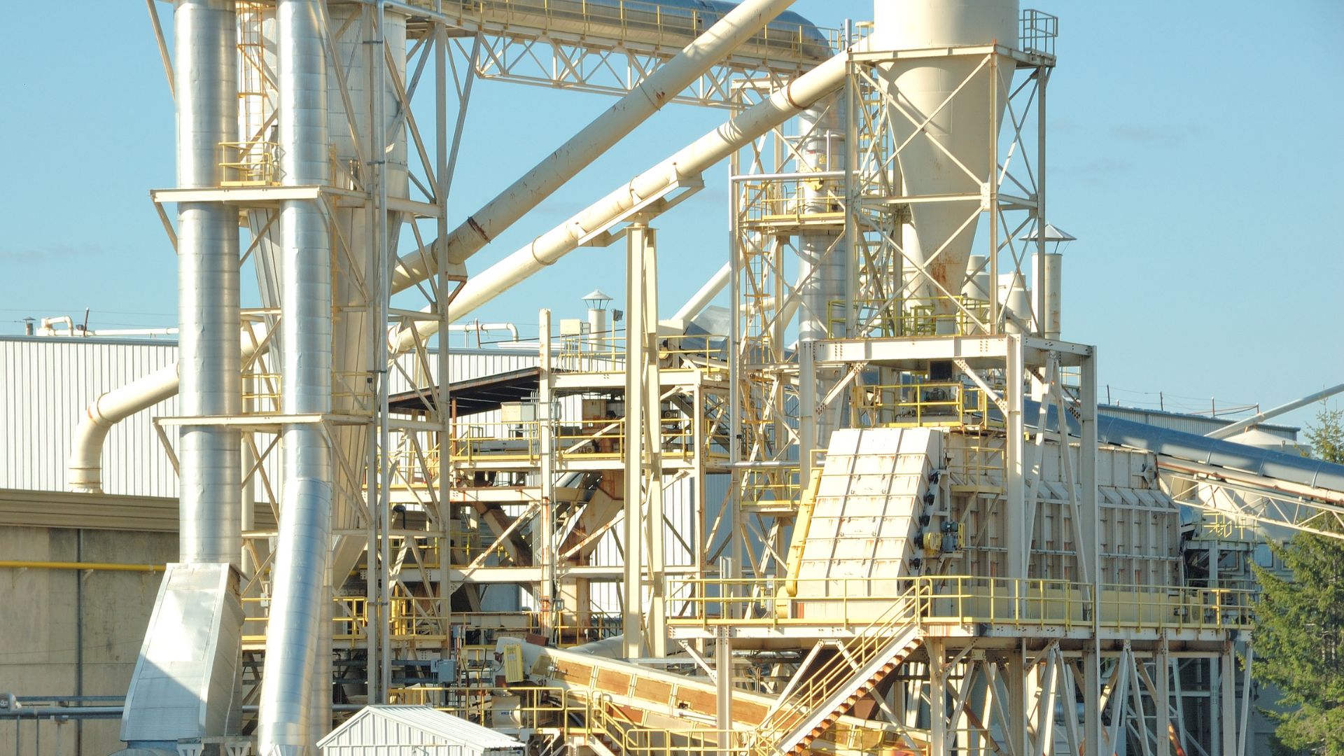 Hanford 場地開始將放射性廢料轉化為玻璃