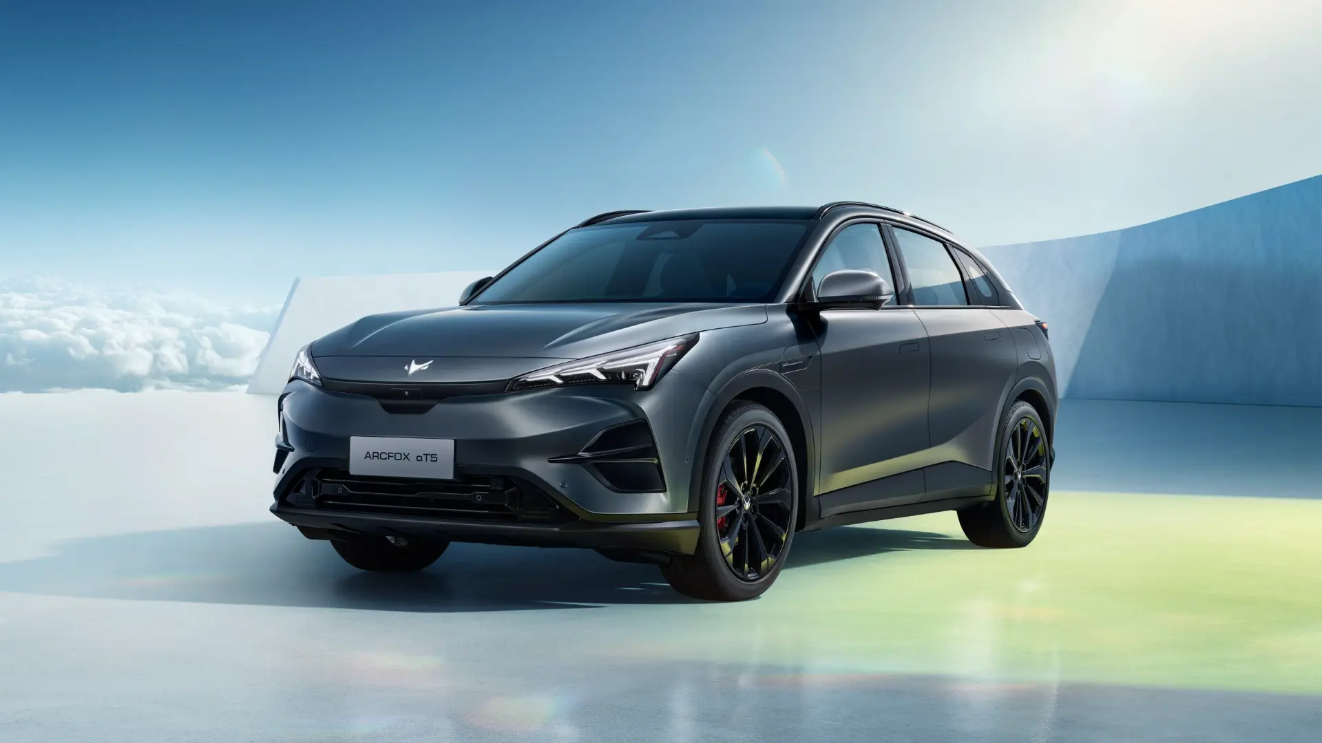 中國延長續航電動車提供 755 英里續航，驅動效率達 98%