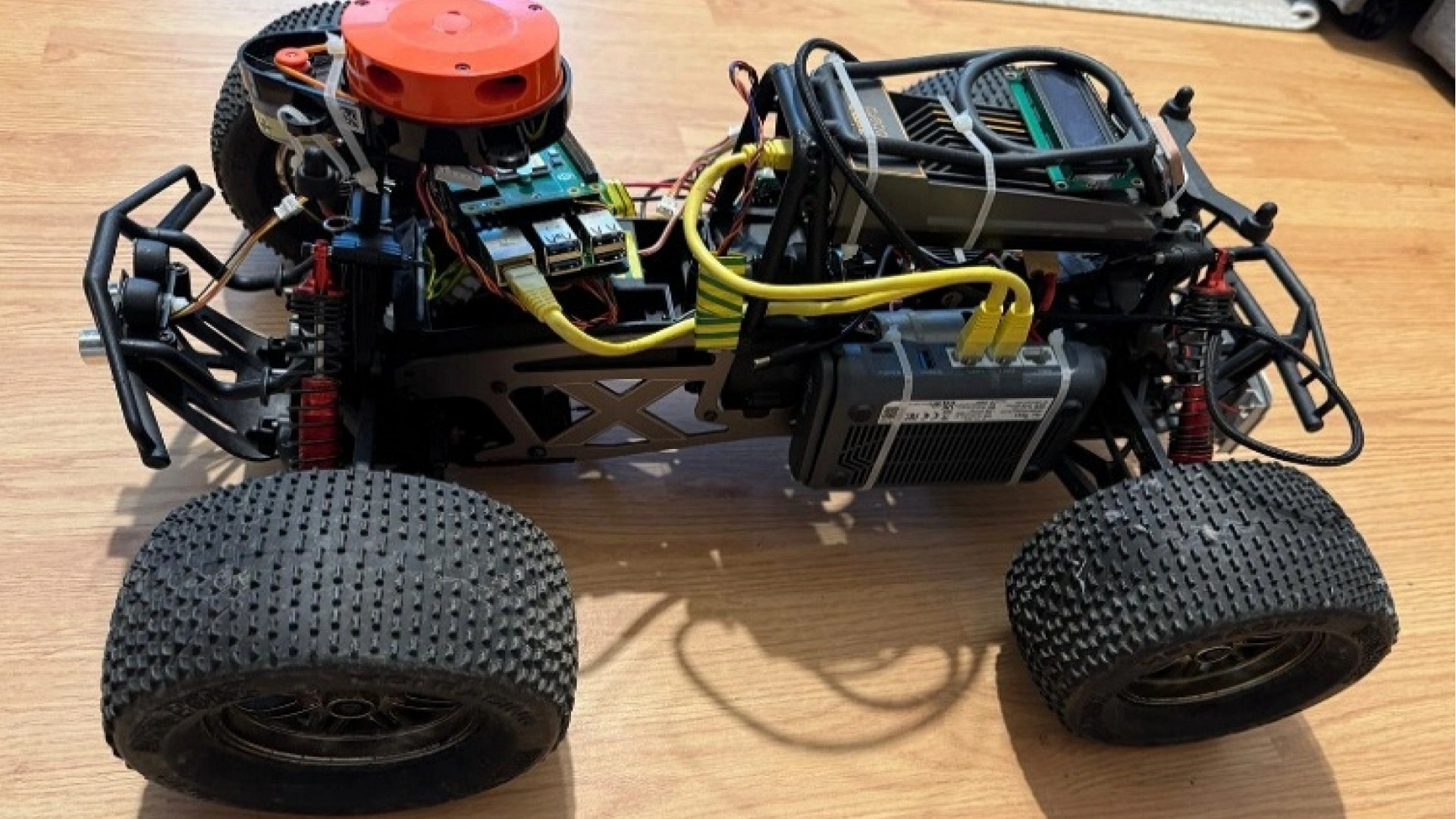 Romanian ARGUS 機械人實時巡邏打擊黑客與入侵者