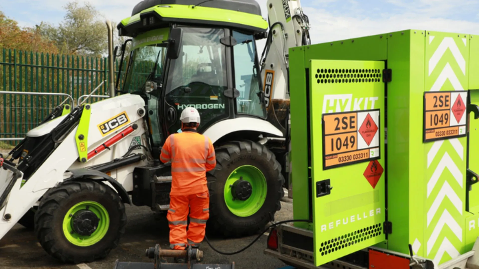 全球首部氫能挖掘機達成碳中和里程碑