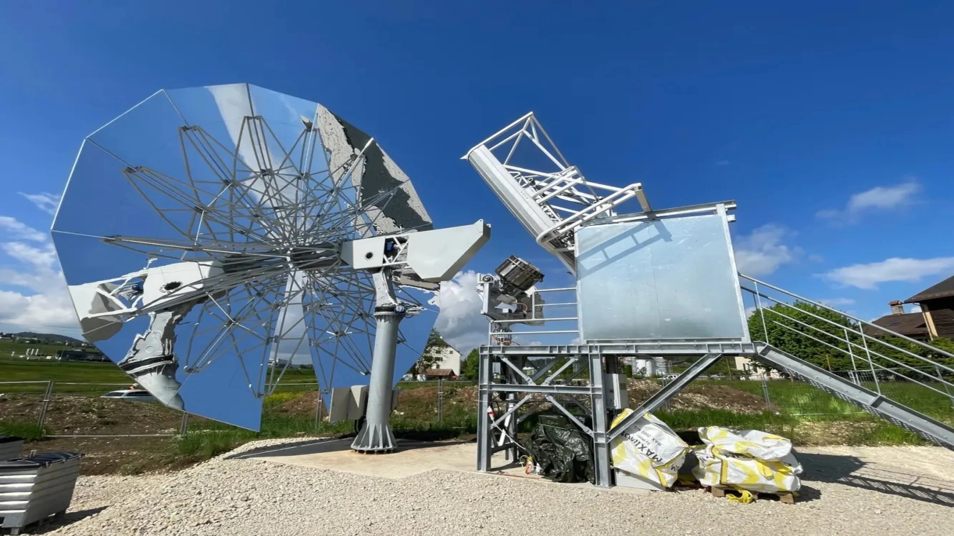 全球首個太陽能爐發佈，助力奢華鋼鐵回收