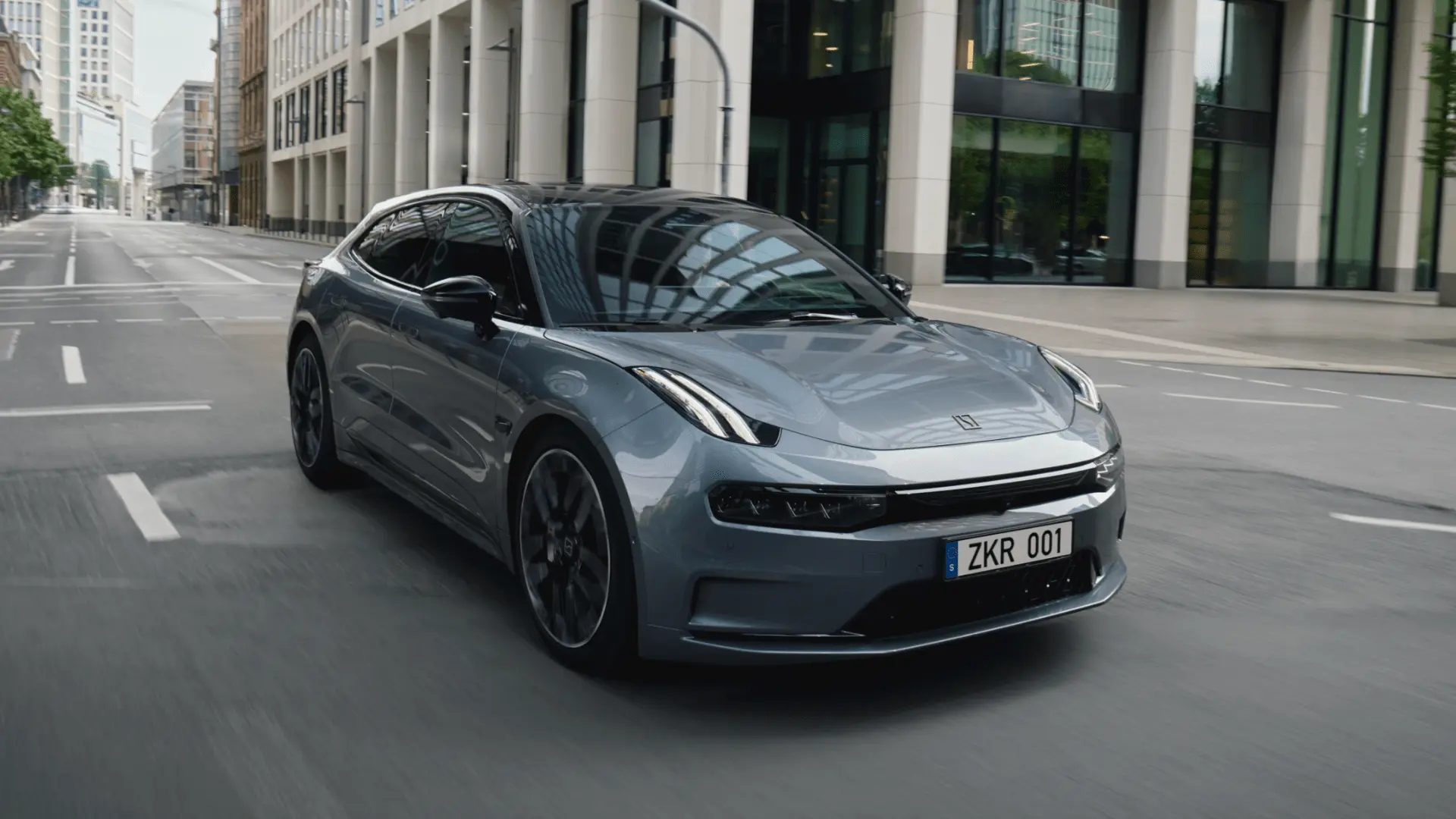 Zeekr 新款電動車採用 900V 技術，續航達 500 英里，充電僅需 10 分鐘