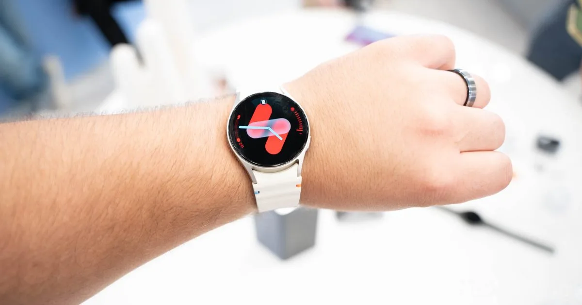 Samsung 開始向 Galaxy Watch 7 推出更廣泛的 Wear OS 6 更新