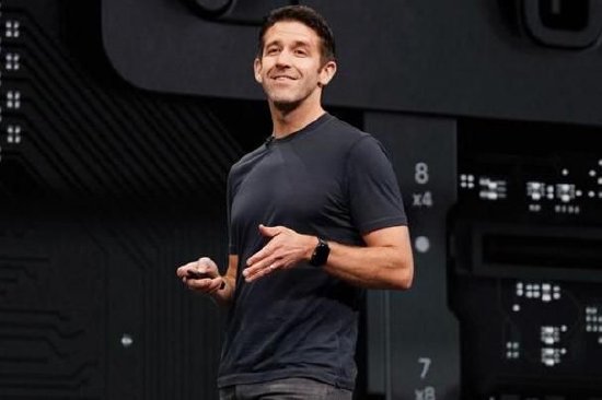 Apple 加緊制定接班人計劃，約翰-特納斯被視為庫克繼任者