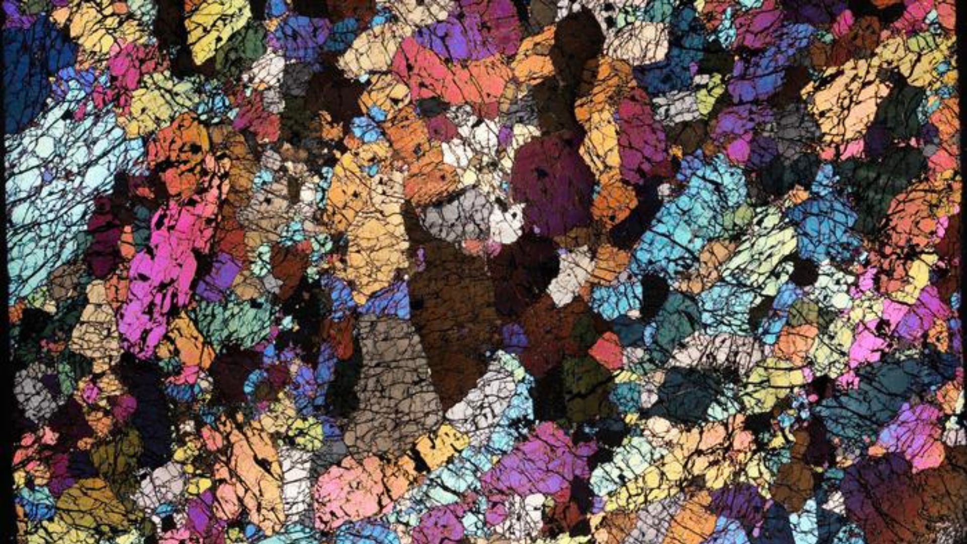 地球科學家揭示海洋如何影響火山活動