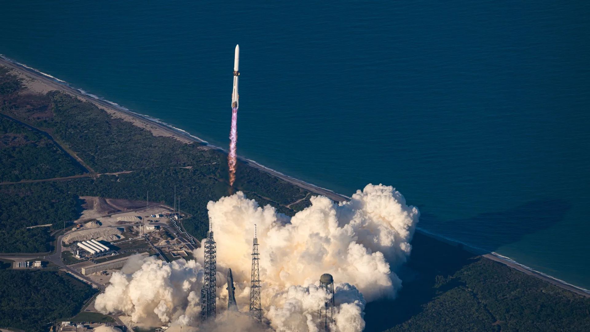 Blue Origin 成功發射 New Glenn 火箭進行火星探測任務