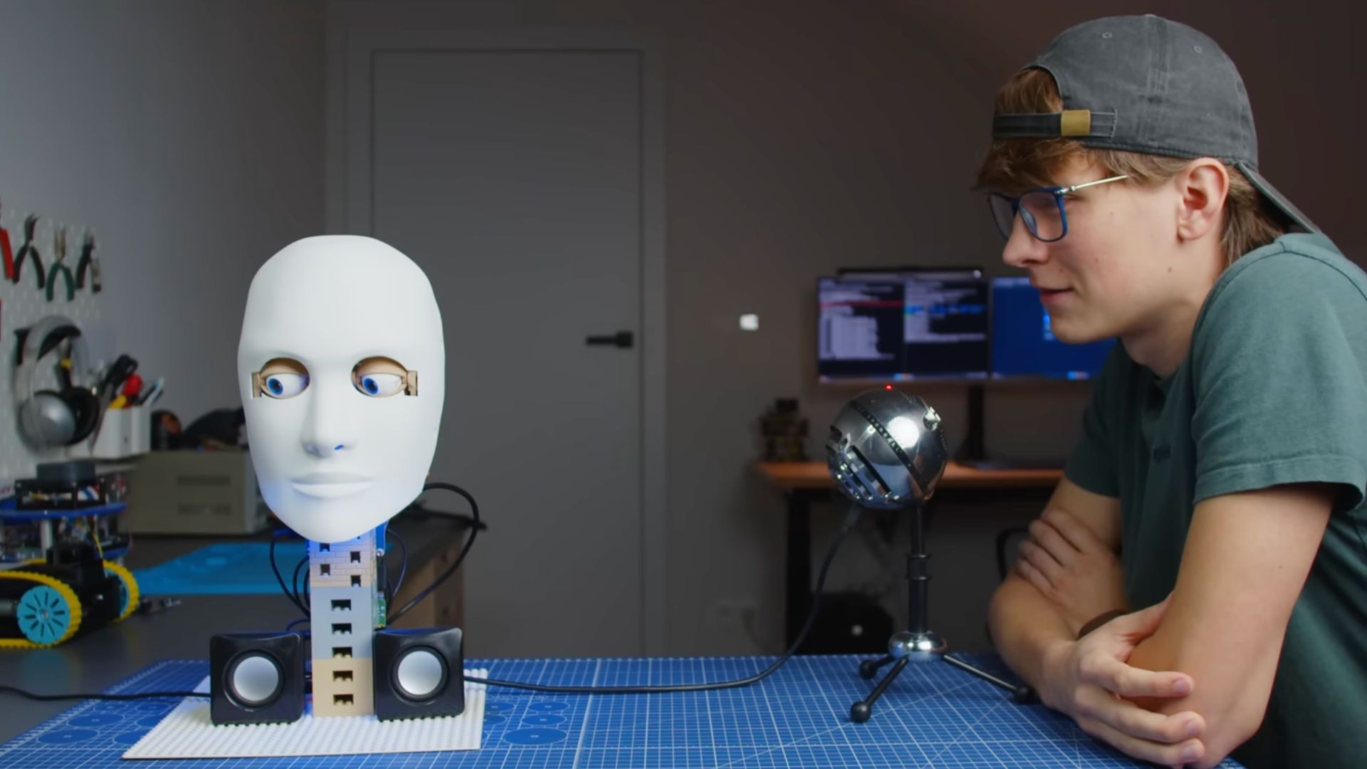 波蘭製造者打造能模擬亞里士多德回答問題的機械頭部