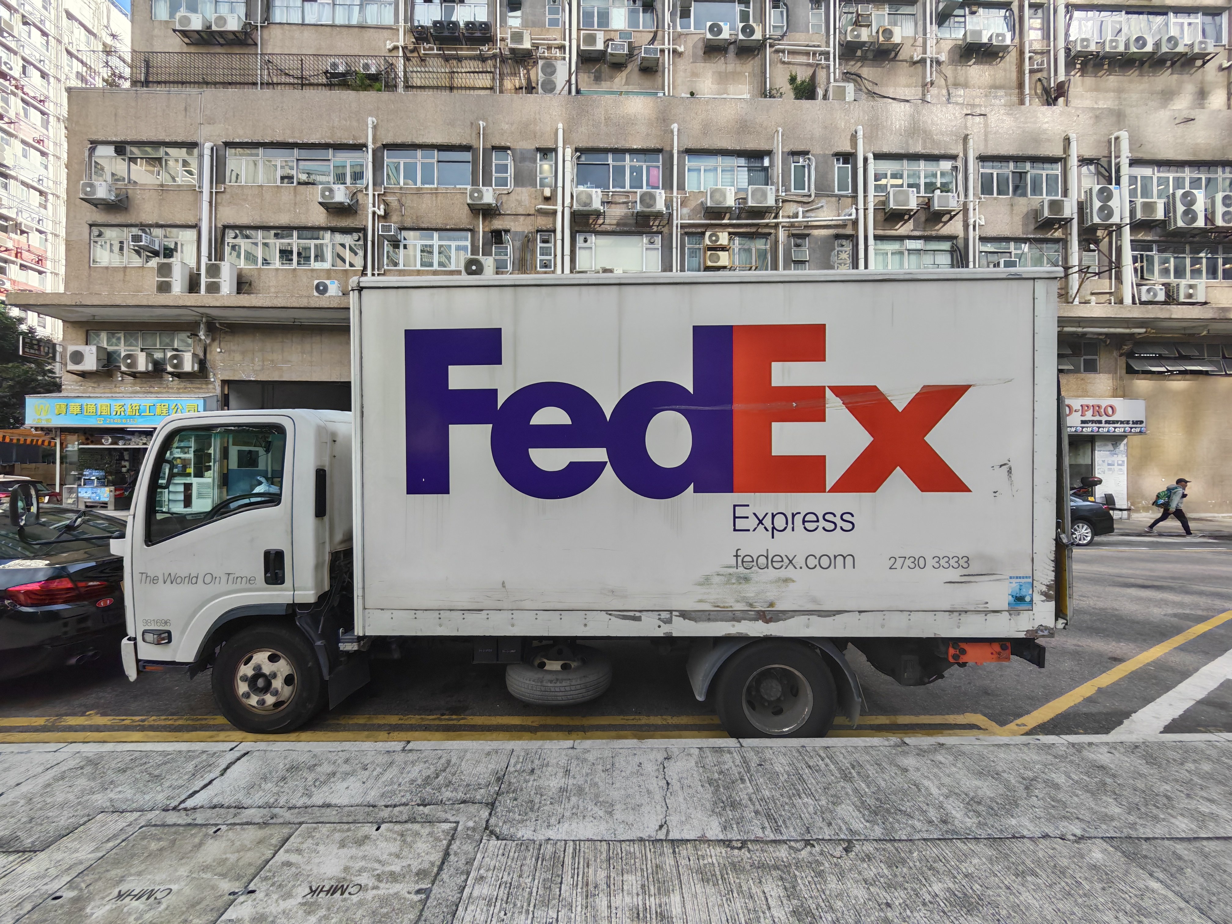 FedEx 貨車街景(1x 主鏡)