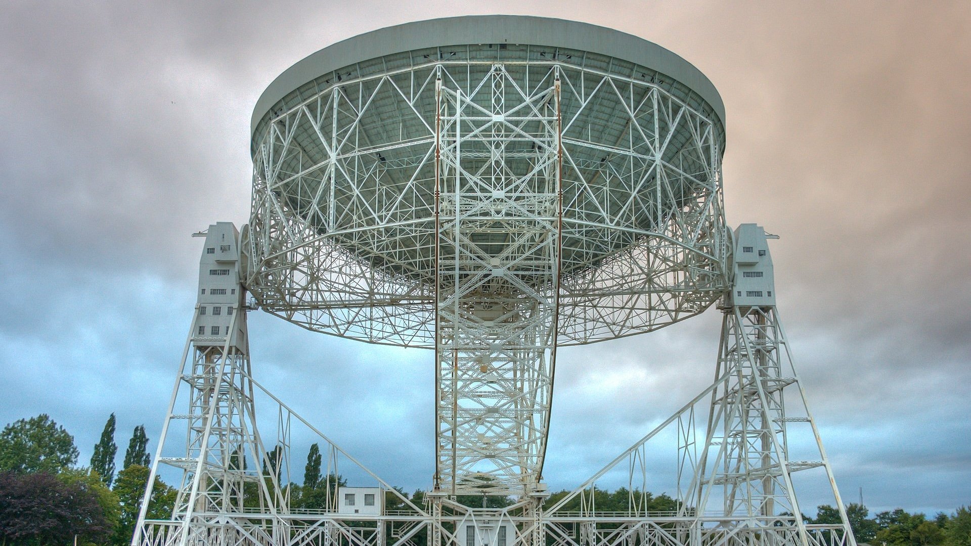 太陽系運動速度超過預期，研究質疑以往模型