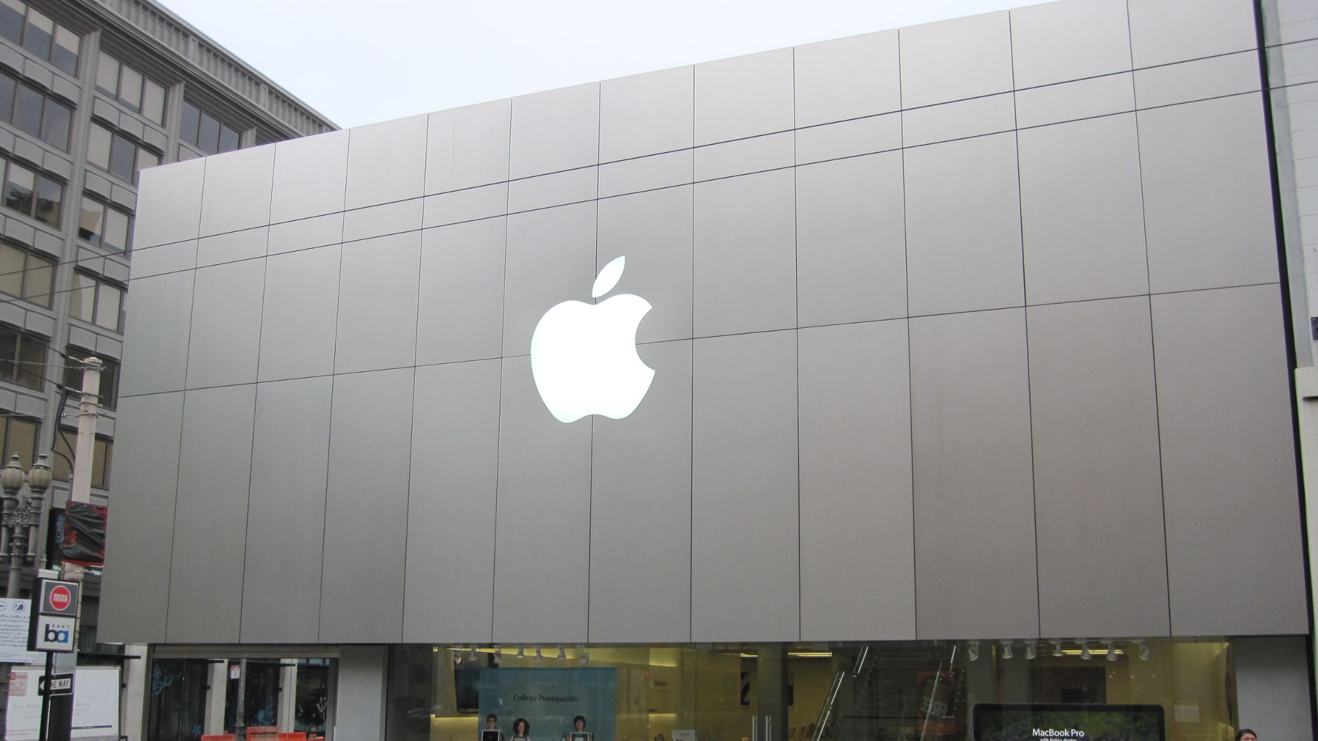 Apple 新計劃降低 App Store 費用至 15% 以應對反壟斷壓力