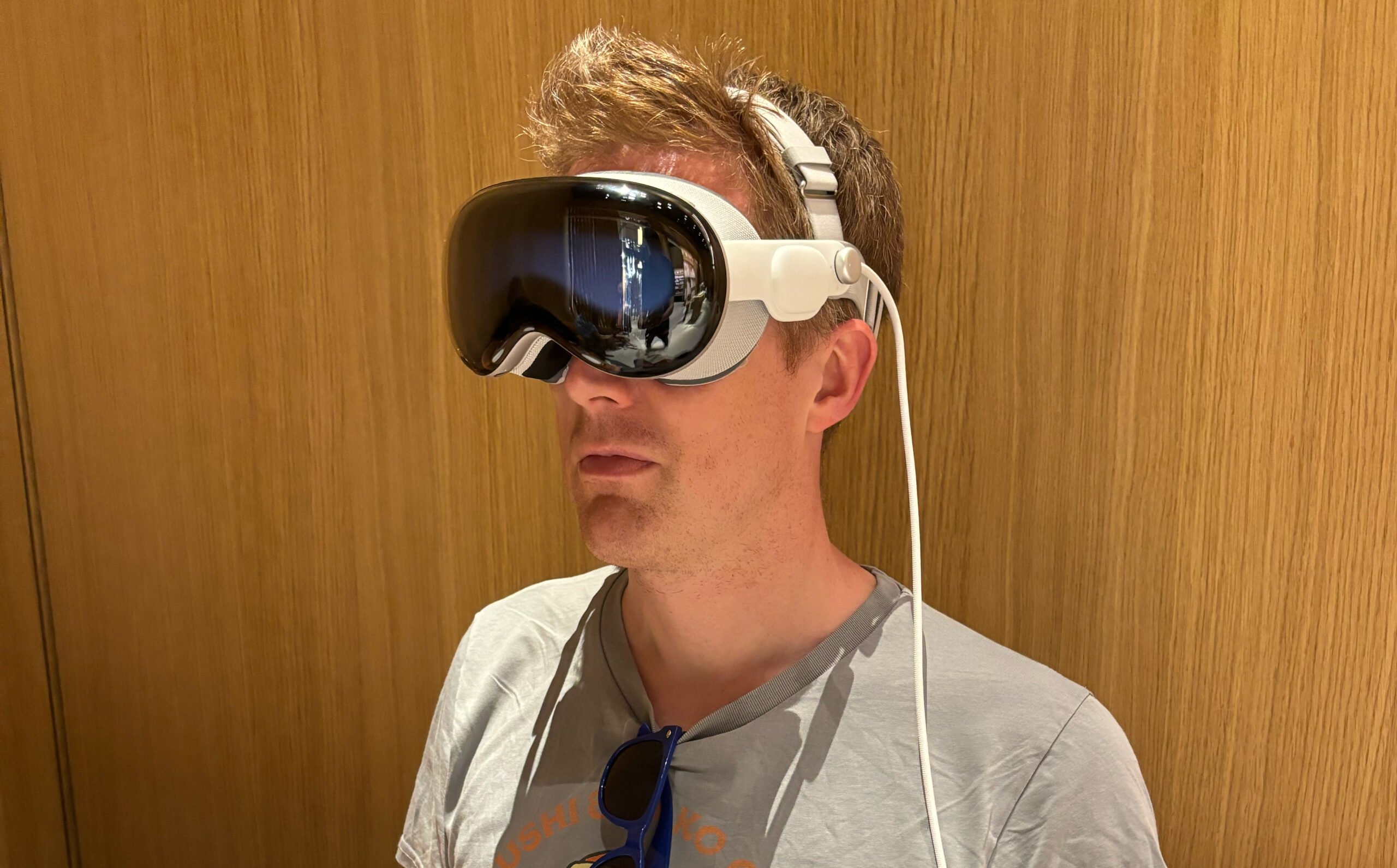 Apple Vision Pro 價格高達 3,499 美元，實用性仍受質疑