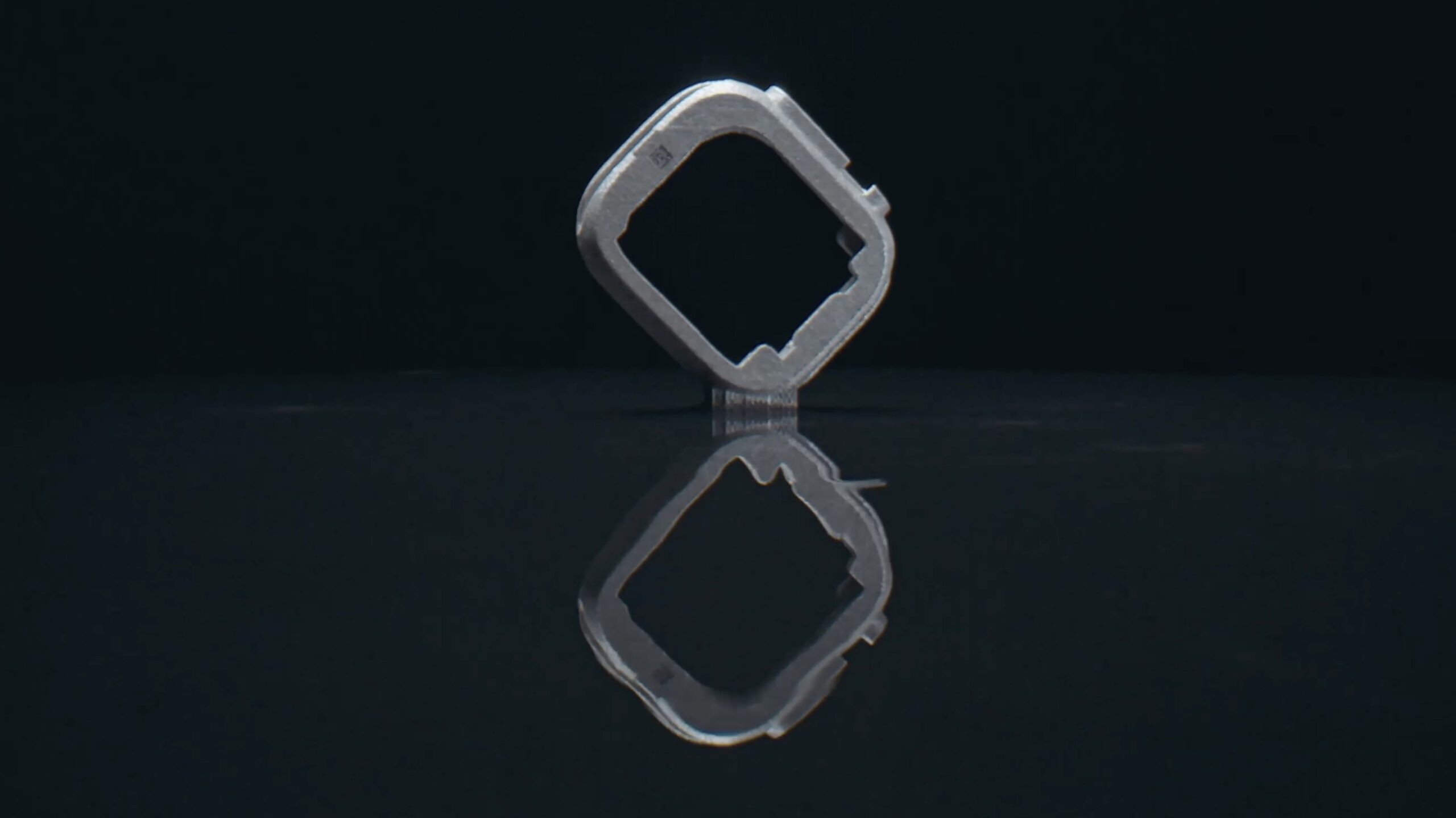 Apple Watch Series 11 和 Ultra 3 首次採用 100% 回收航空級鈦粉製造，提升環保效益