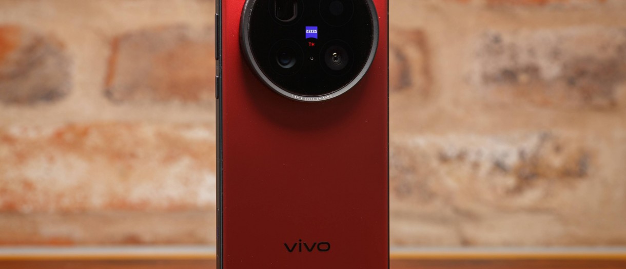 vivo X300 Ultra 將配備兩顆 2 億像素相機，主鏡頭焦距 35mm