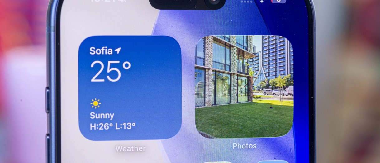iPhone 18 Pro 將採用更小的前置相機孔設計，並配備隱藏式 Face ID 感應器