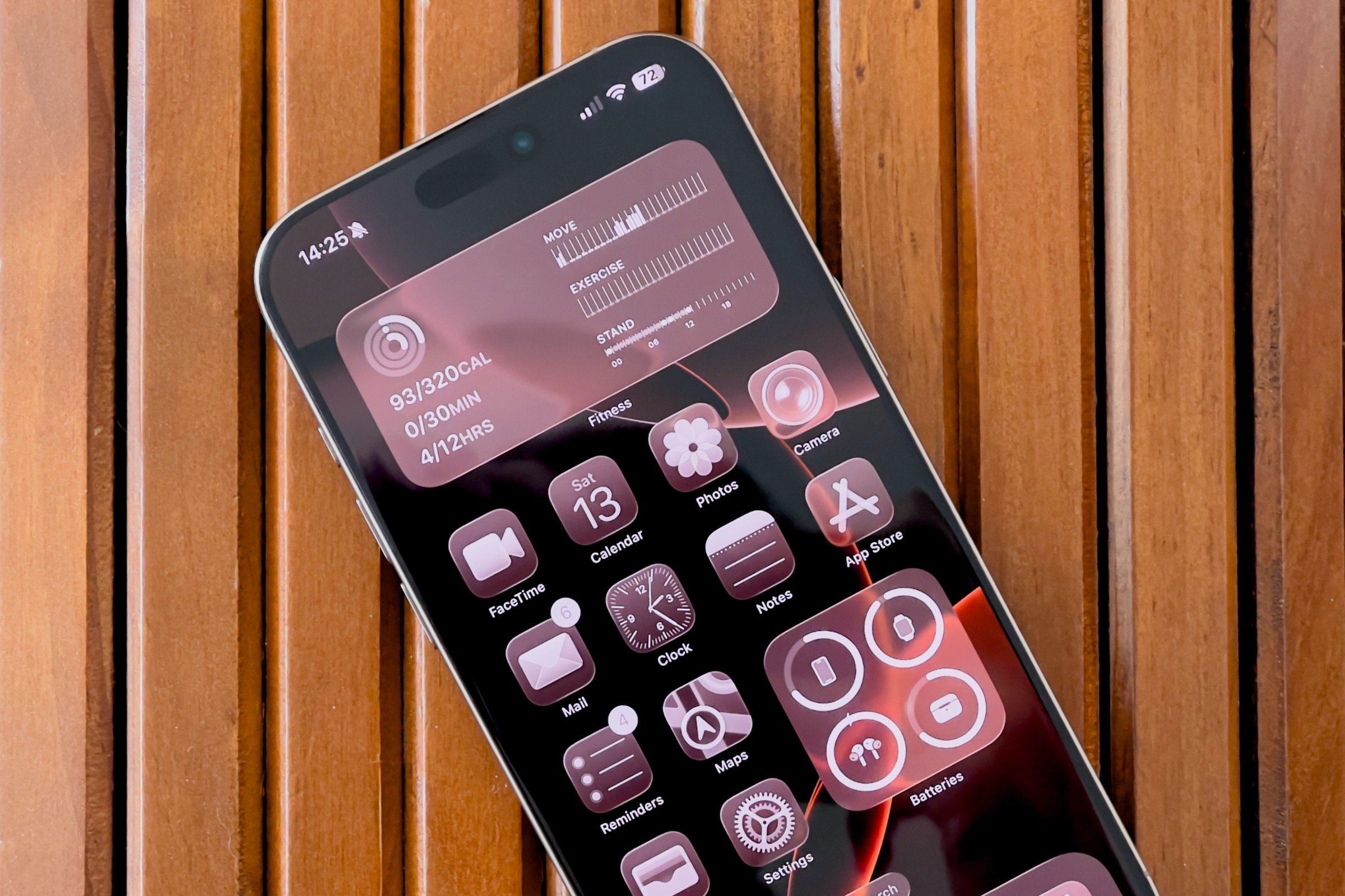 Apple 發佈 iOS 26.1 更新，新增 Liquid Glass 透明效果調整選項