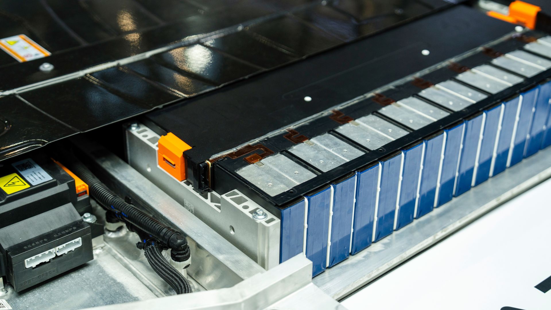 Yonsei 大學研究人員發展新型氟化物電解質，固態電池實現 5 伏特新紀錄