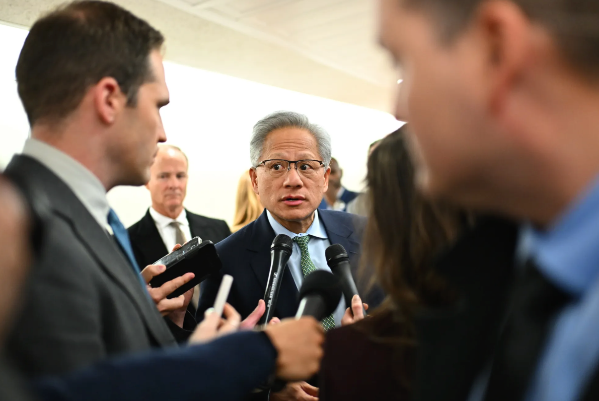 英偉達 CEO 黃仁勳與共和黨人會面 討論人工智能芯片出口管制問題