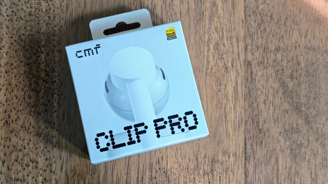 CMF by Nothing Clip Pro - 零售盒,淺灰 Light Grey 版(另有深灰 Dark Grey 同珊瑚 Coral)