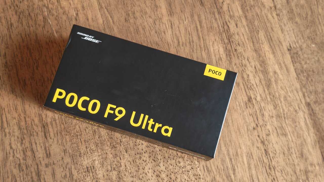 POCO F9 Ultra:POCO F9 Ultra 黑色外盒,正面以黃色字樣標示型號